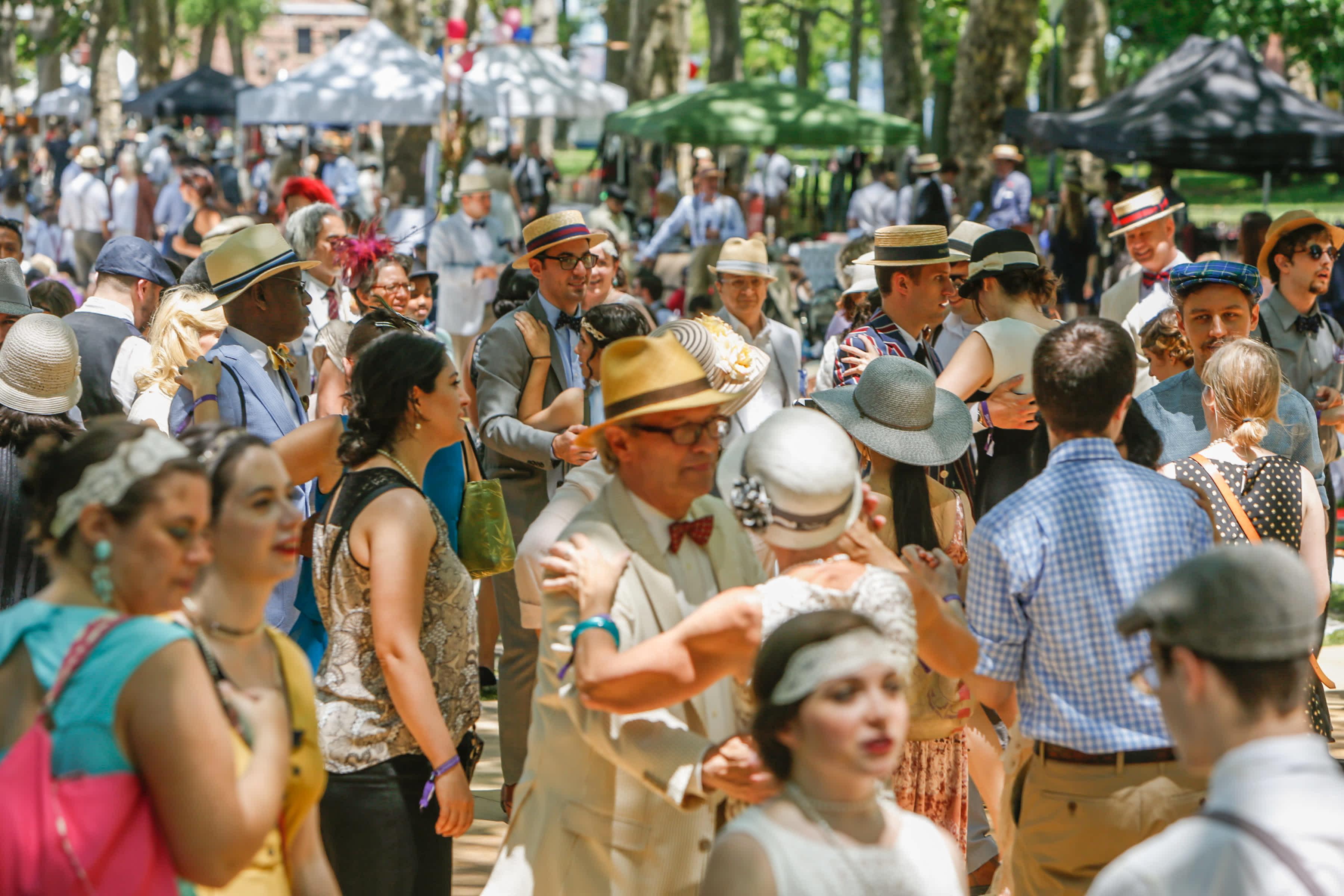People dancing at the Jazz Age Lawn Party 