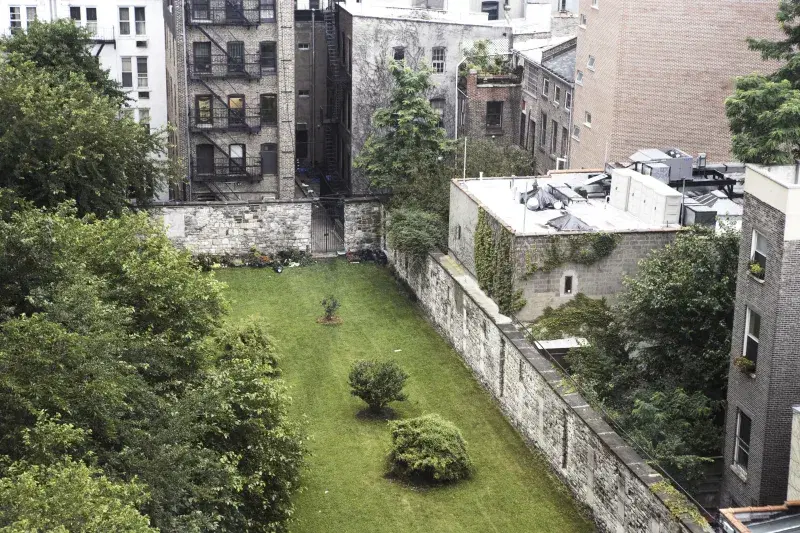 Cemetery Behind the Bowery Hotel. Photo: Alex Lopez
