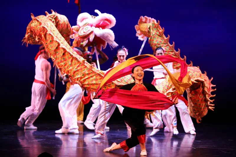 Nai-Ni Chen Dance Company, Dragon Dance. Photo: Anthony Alvarez