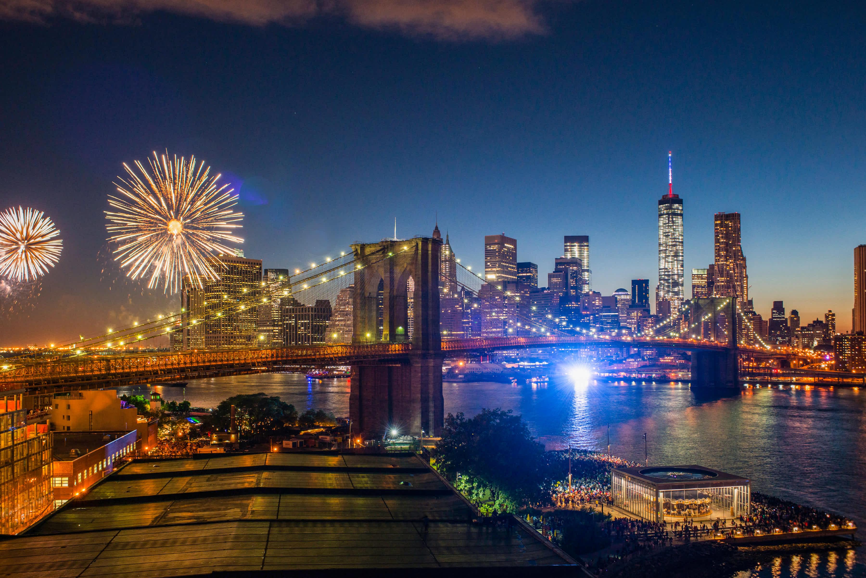 Macy's Fourth of July Fireworks over the Brooklyn Bridge 