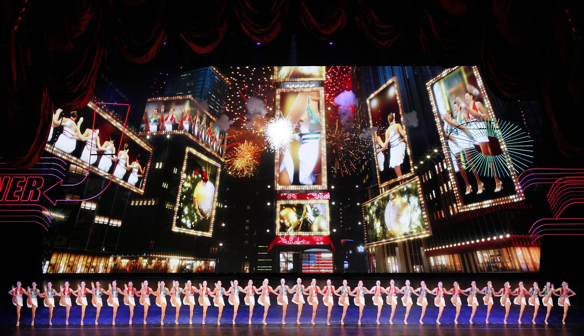 Rockettes oerforming at the christmas spectacular 