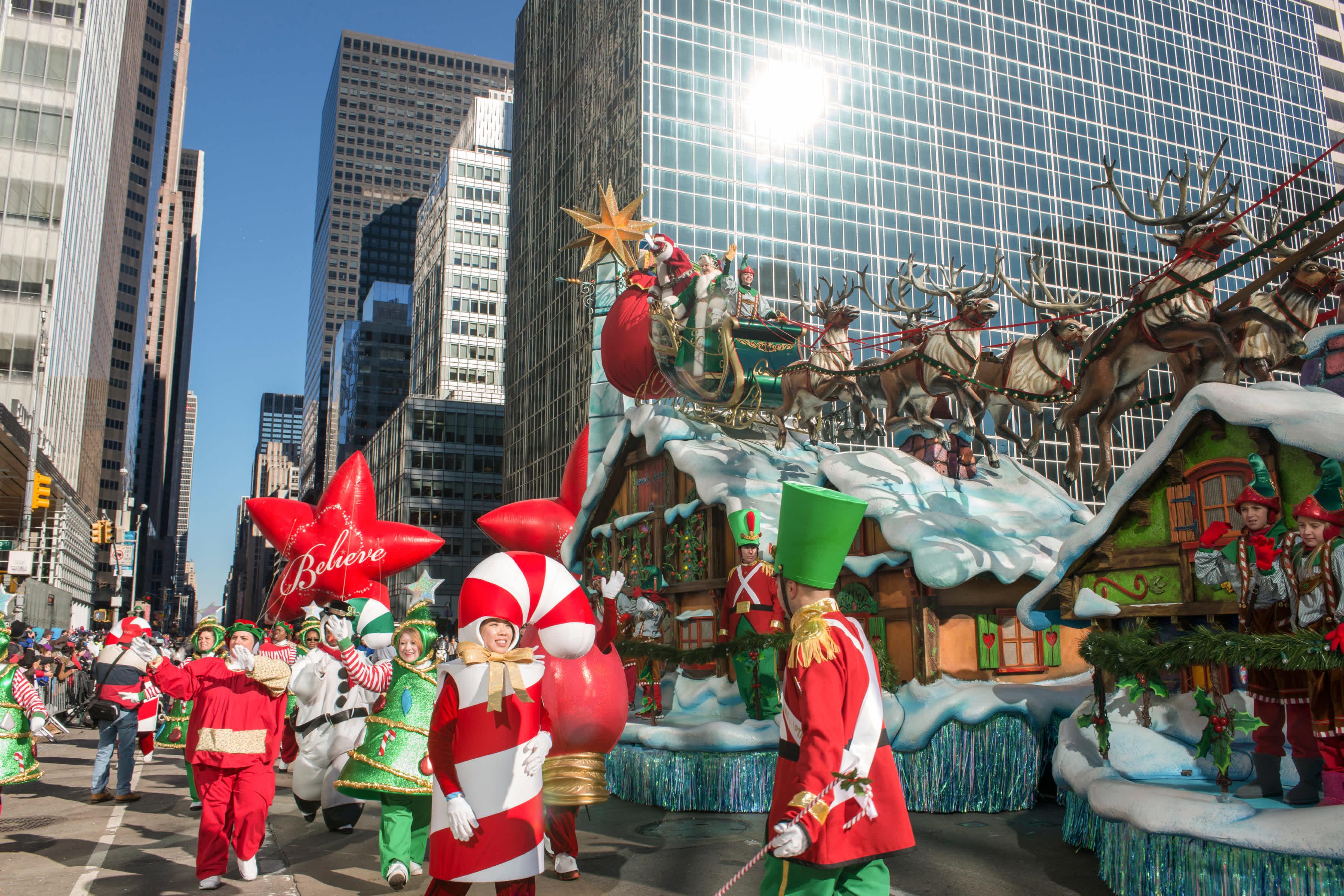 Macy's Thanksgiving Day Parade,  Santa Claus march 